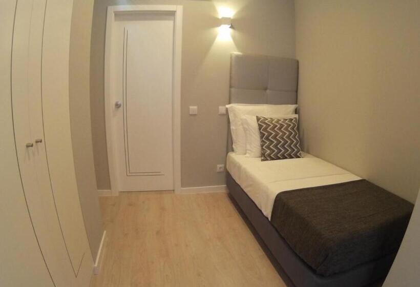 اتاق سوپریور سه تخته, Pensao Estacao Central