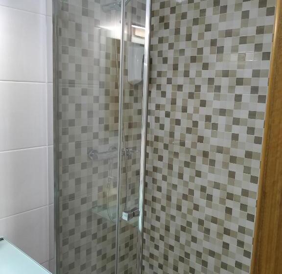 اتاق استاندارد سه نفره, Pensao Estacao Central