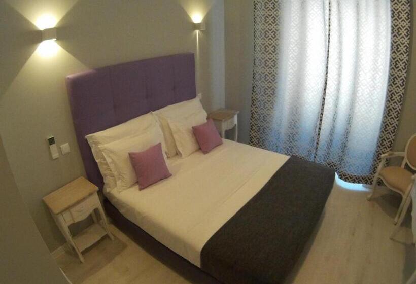 اتاق سوپریور سه تخته, Pensao Estacao Central