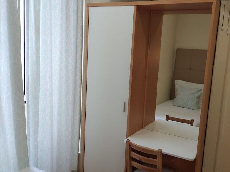 Quarto Estandar Individual, Pensao Estacao Central