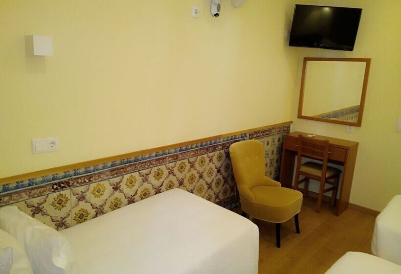 اتاق استاندارد سه نفره, Pensao Estacao Central
