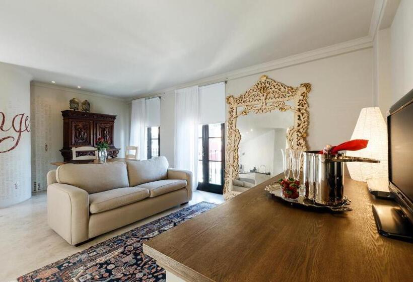 سوییت لوکس, Rouge On Rose Boutique