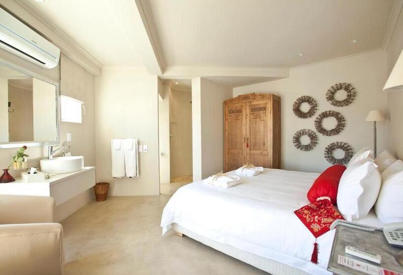 سوییت لوکس, Rouge On Rose Boutique