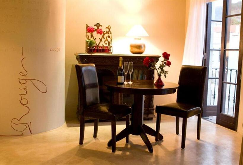 سوییت لوکس, Rouge On Rose Boutique