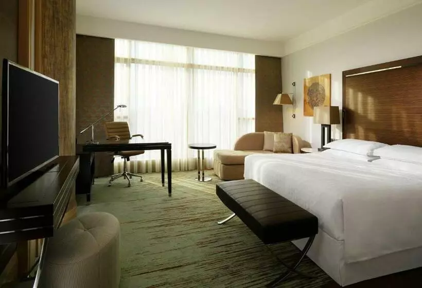 اتاق لوکس با تخت بزرگ, Sheraton Grand Adana