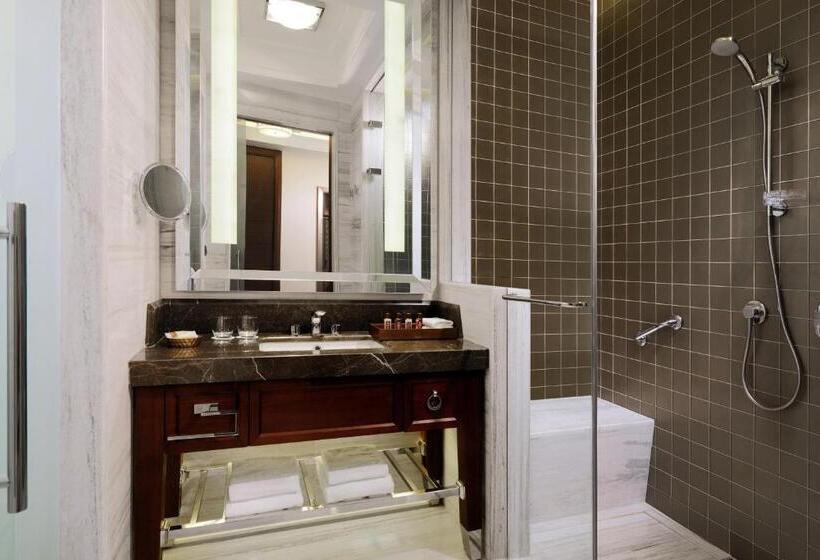 Classic Kamer met Kingsize Bed, Sheraton Grand Adana