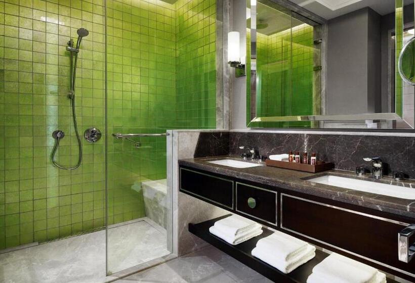 Classic room with river view, Sheraton Grand Adana