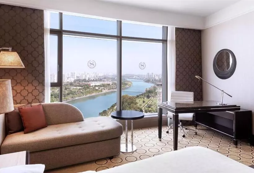 Club Room King Bed, Sheraton Grand Adana
