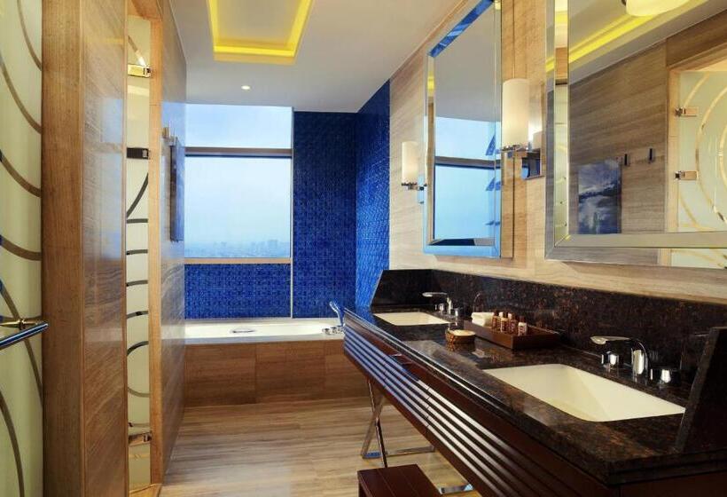 Executive Suite met Kingsize Bed, Sheraton Grand Adana