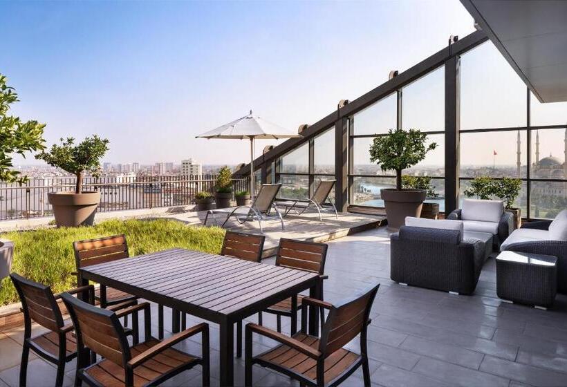 Executive Suite met Kingsize Bed, Sheraton Grand Adana