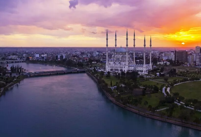 Classic room with river view, Sheraton Grand Adana