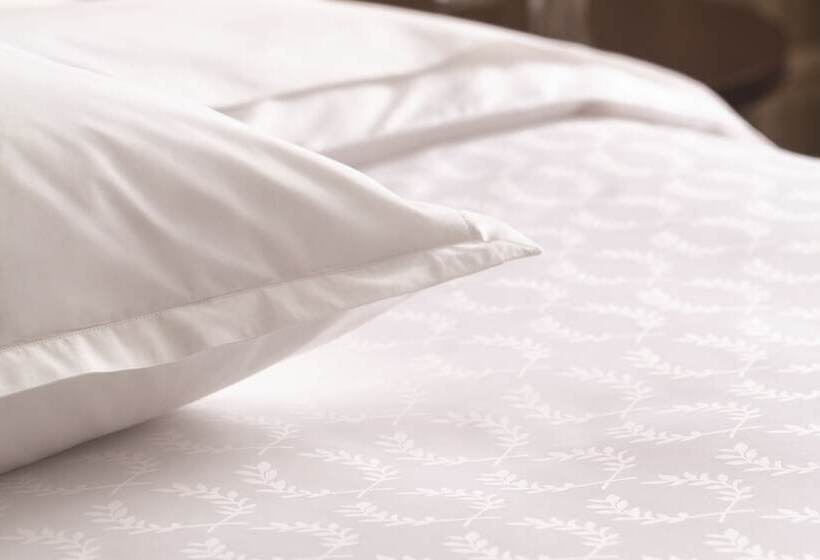 Deluxe room with river view, Sheraton Grand Adana