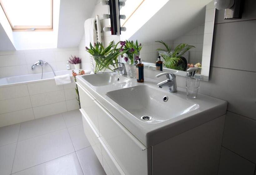 Apartamento 2 Dormitórios, Malta Premium