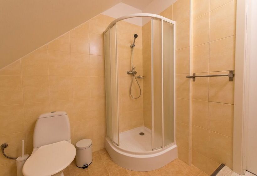 标准三人间, Penzion Zamecka Zahrada