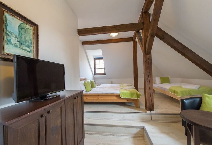 标准三人间, Penzion Zamecka Zahrada