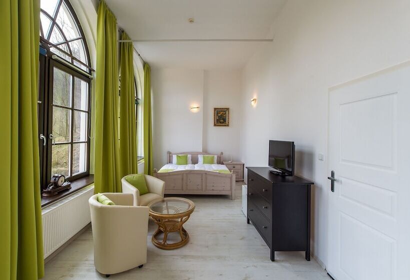 豪华套房, Penzion Zamecka Zahrada