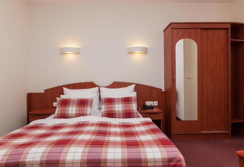 غرفة قياسية مزوَّدة بشُرفة, Rezydencja Bielik