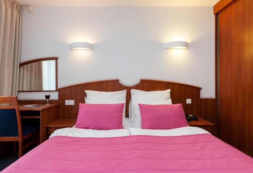 شقة غرفة واحدة, Rezydencja Bielik