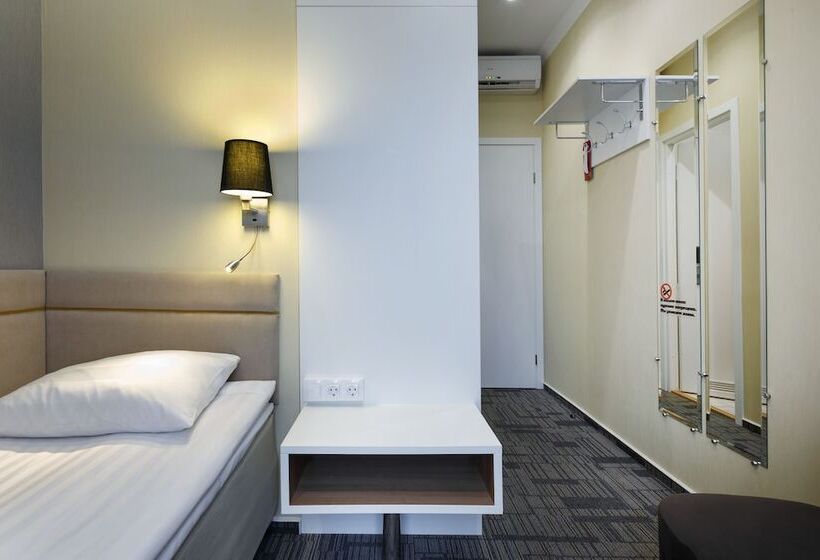 اتاق استاندارد یک نفره, Statskij Sovetnik Hotel Zagorodnyy