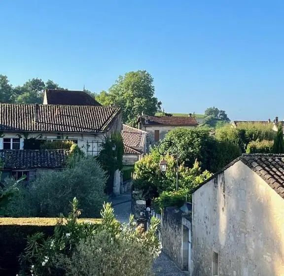 デラックスルーム, La Maison Du Clocher