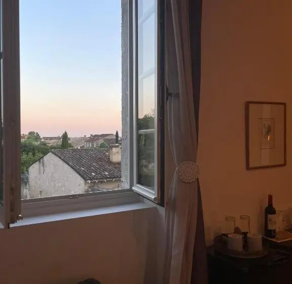 デラックスルーム, La Maison Du Clocher
