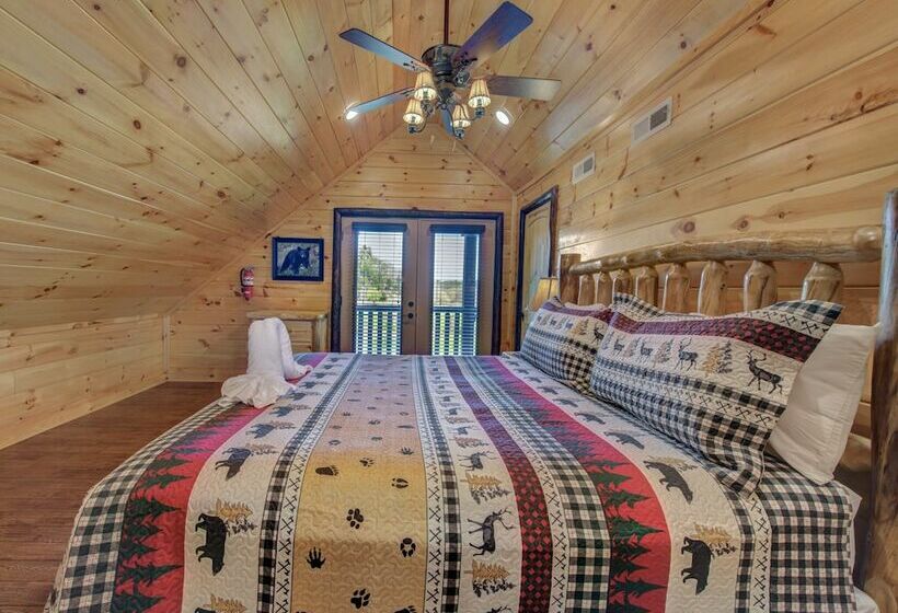 小室, Waldens Creek Lodge