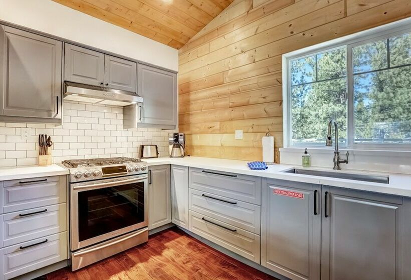 Дом 1 Спальня, Amachen Cabin   Pet & Family Friendly   Woof Woof!