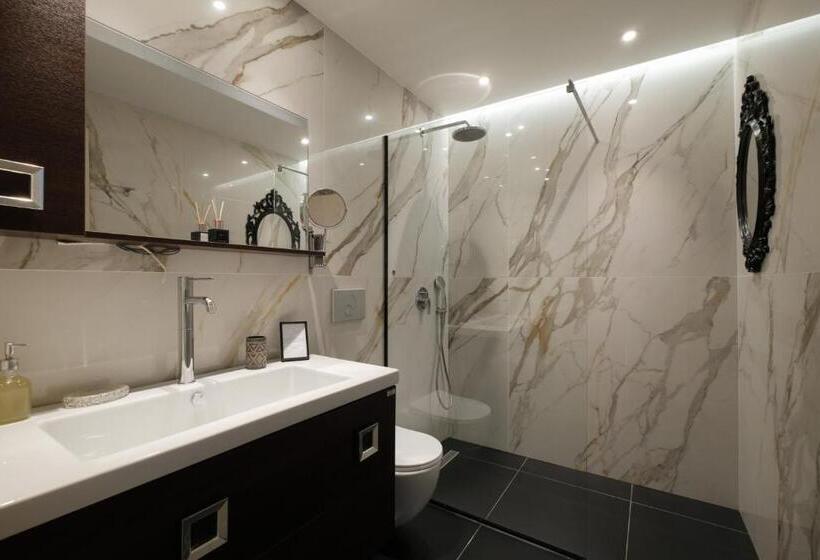 プールビュージュニアスイート, Terezas