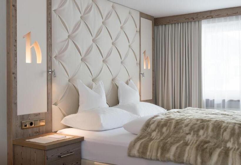 バルコニー付きスタンダードルーム, Alpen Wellness Resort Hochfirst