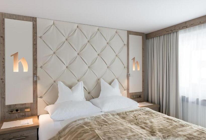 バルコニー付きスタンダードルーム, Alpen Wellness Resort Hochfirst