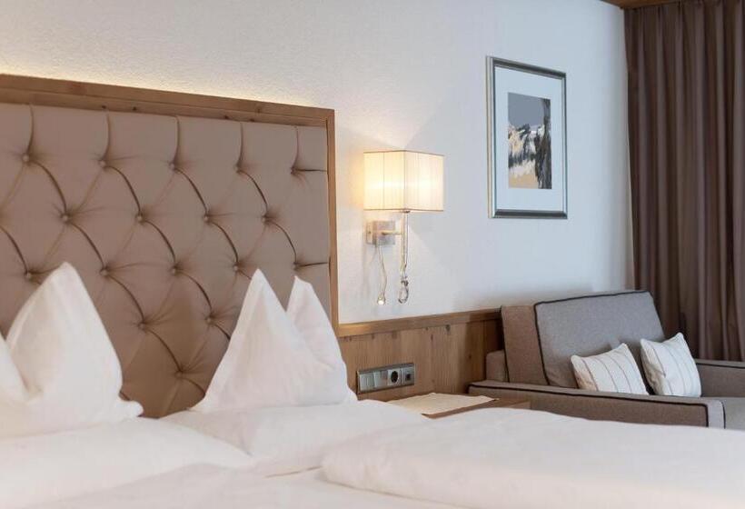 اتاق استاندارد با چشم‌اندازهای پانوراما, Alpen Wellness Resort Hochfirst