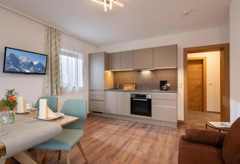 דירת חדר נוף לגינה, Pension Gieringer