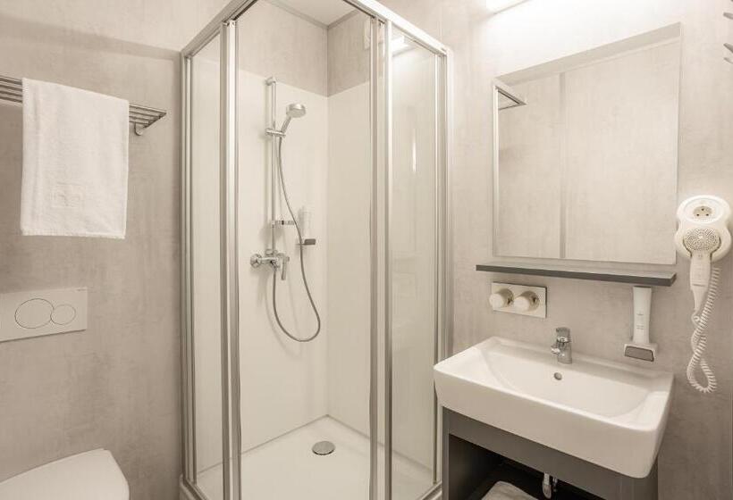 Номер Стандарт Трехместный, Fairsleep Avia Motel Gmünd