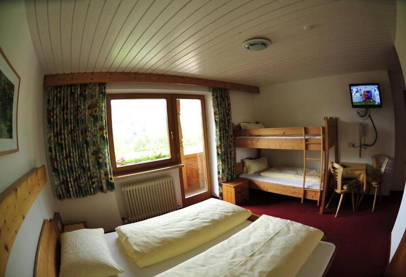 Семейный Номер, Ferienhotel Iris