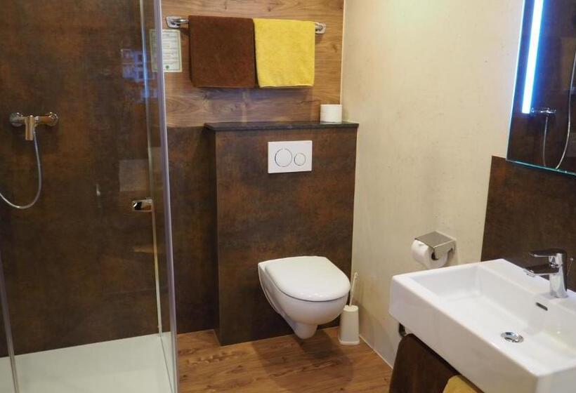 Comfort room with lake view, Frühstückshotel Margret