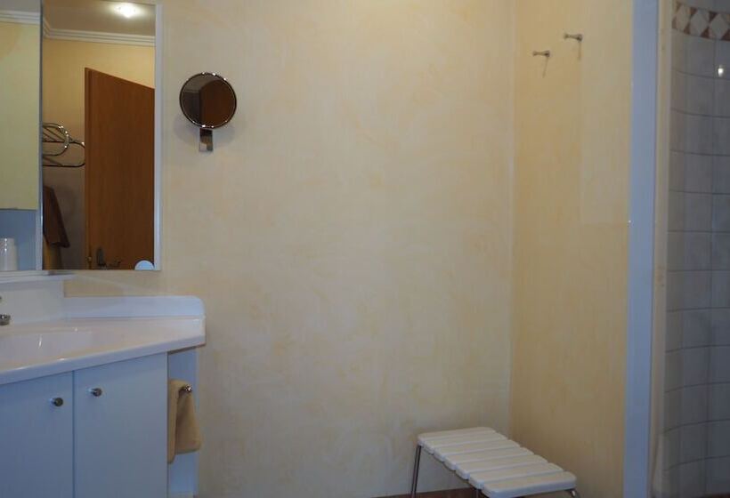 1 Bedroom Apartment Lake View, Frühstückshotel Margret