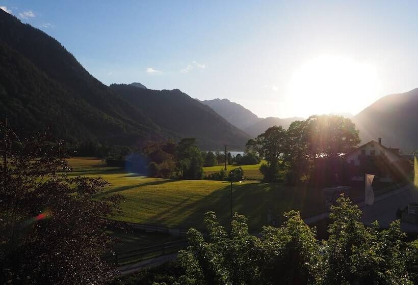Comfort room with lake view, Frühstückshotel Margret