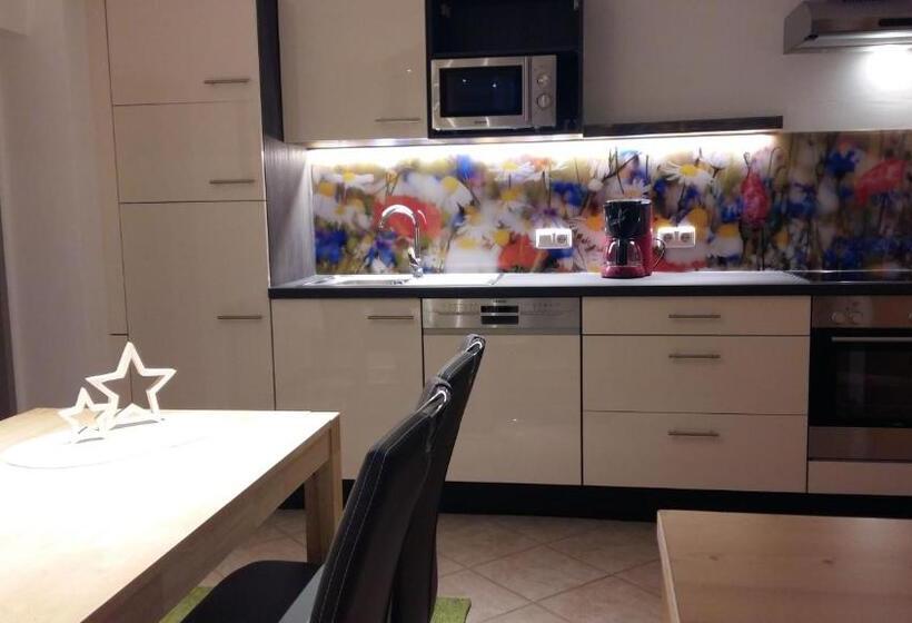 דירת חדר, Grenerhof