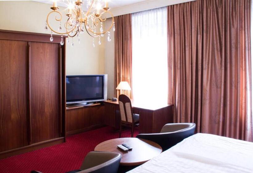 스탠다드 룸, Alter Telegraf