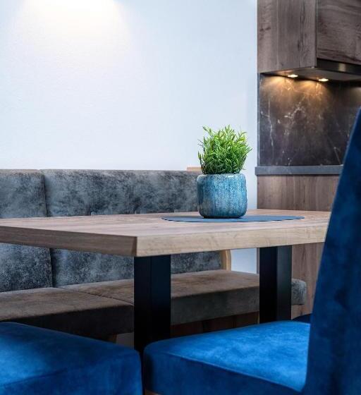 침실 1개 아파트, Das Stoaberg