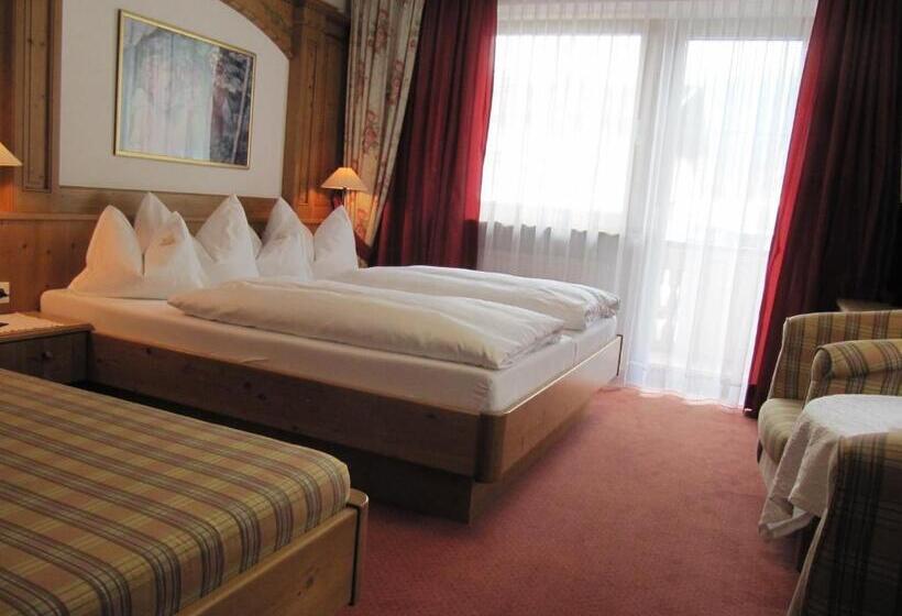 Basic Triple Occupancy Room, Englhof