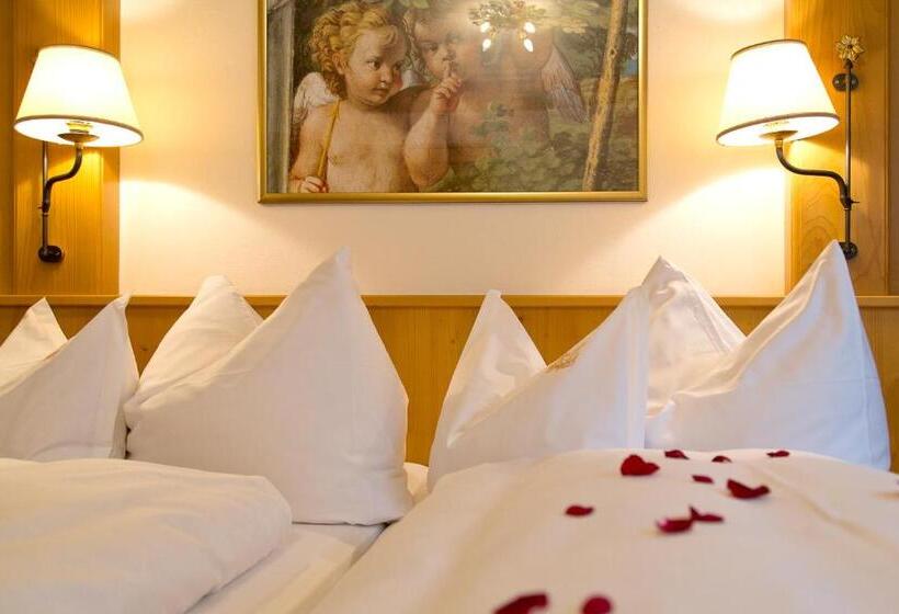 Basic Triple Occupancy Room, Englhof