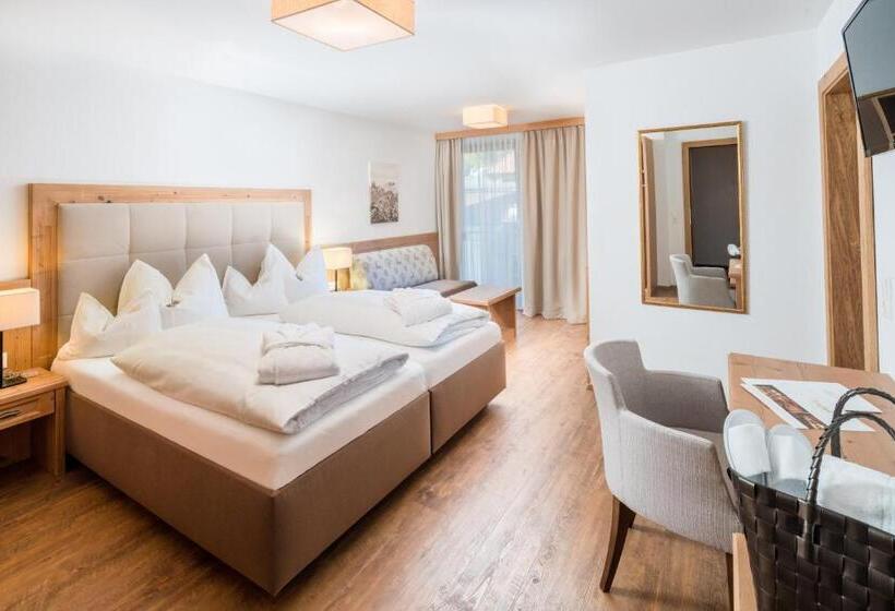 Basic Triple Occupancy Room, Englhof