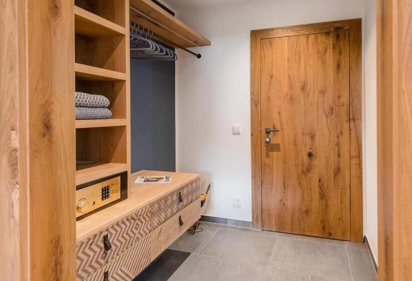 דירת חדר בקומת קרקע, Meerberg