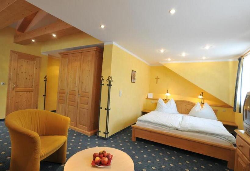 Студия Стандарт, Gasthof Kirchenwirt