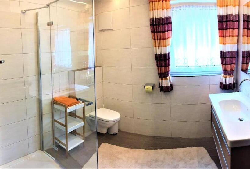 침실 2개 아파트, Haus Hochzeigerblick