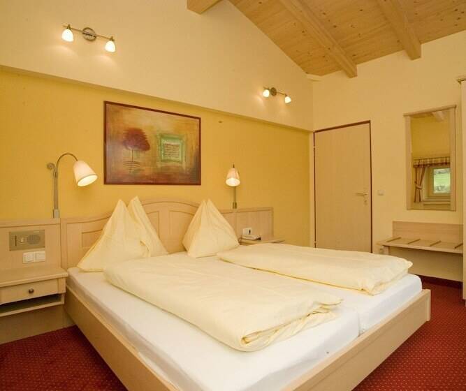 غرفة قياسية ثلاثية, Lammertalerhof