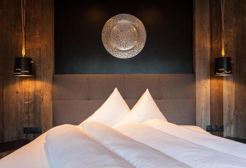 带阳台的高级房间, Möderle