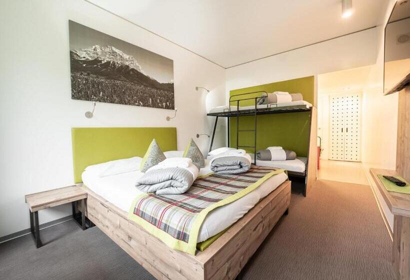 غرفة عائلية, Mytirol