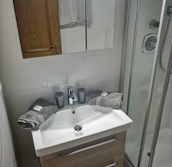 Трехместный Номер Стандарт с Балконом, Pension Siggi